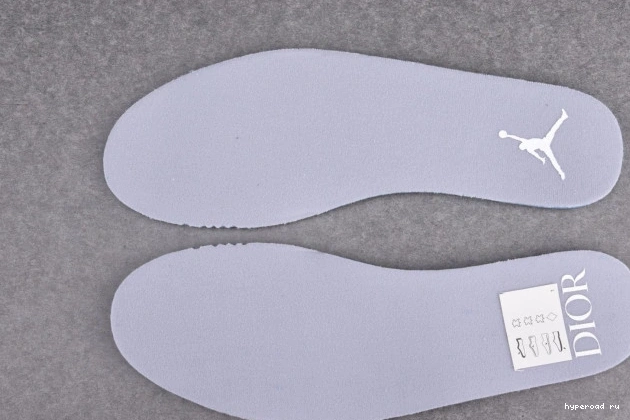 1 LOW shoe X CN8607-002 (DR OG box) JORDAN DR 0522